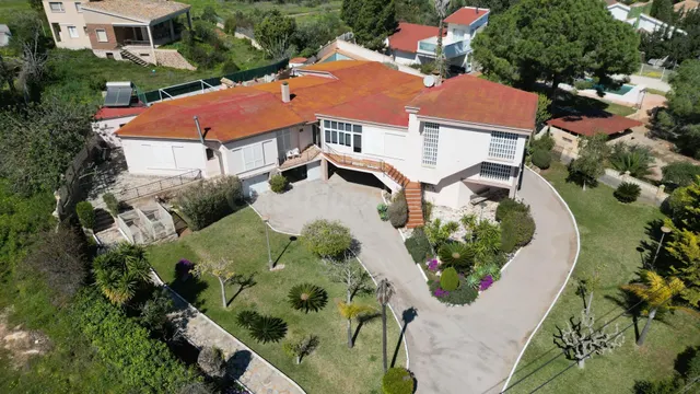 CHALET EXCLUSIVO EN PARCELA DE1.954 M2 EN EL PARQUE NATURAL  - foto 4