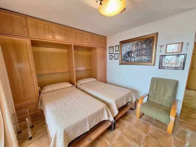 ️ estudio en 14.ª planta con vistas al skyline de Benidorm y al mar, a unos 800 mts. a la playa — 8