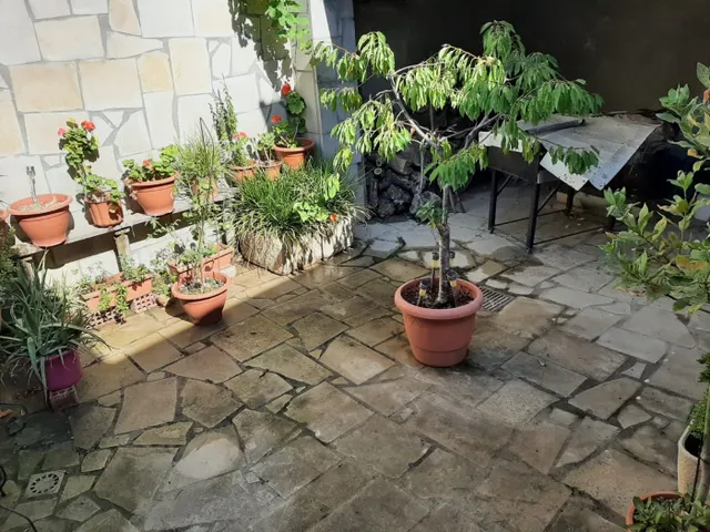 Casa en venta - dos casas en una - esquinera — 5
