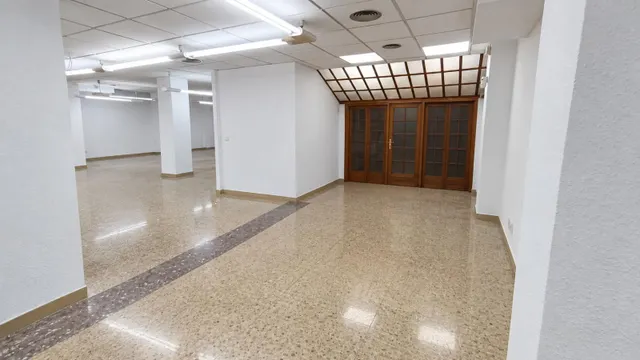 Local comercial de 482 m2 en alquiler junto al mercado de ruzafa – ideal para supermercado — 16
