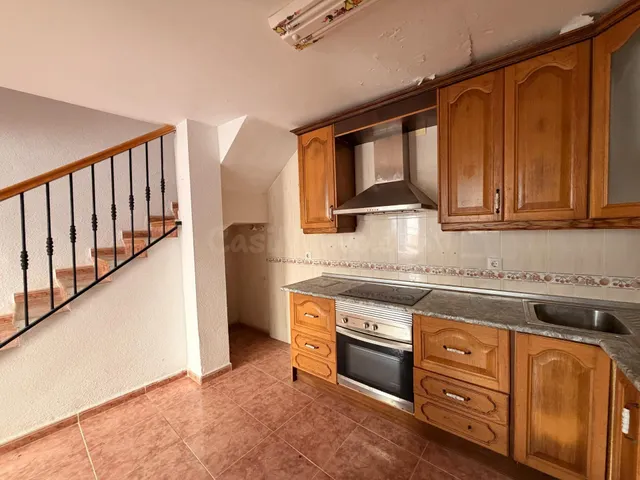 CASA DE DOS PLANTAS Y TERRENO EN CANJÁYAR - foto 4