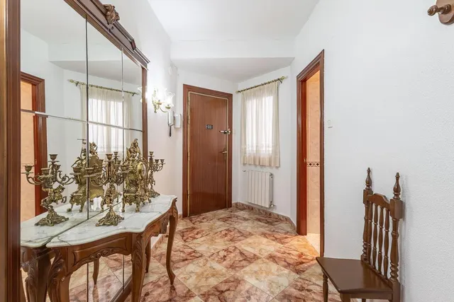 Piso señorial de 182 m2 en Avenida Madrid: amplitud, luz y posibilidades infinitas con garaje opcional. — 38