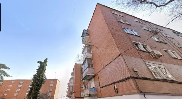 SE VENDE piso OKUPA en C Litos 7 de Madrid - foto 2