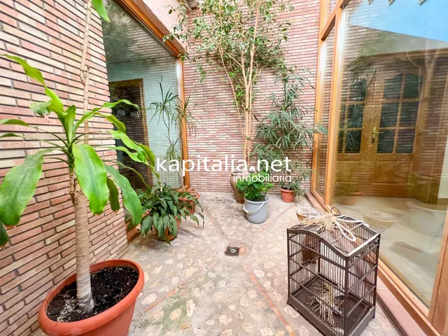 Magnifico chalet a la venta en Valencia — 19