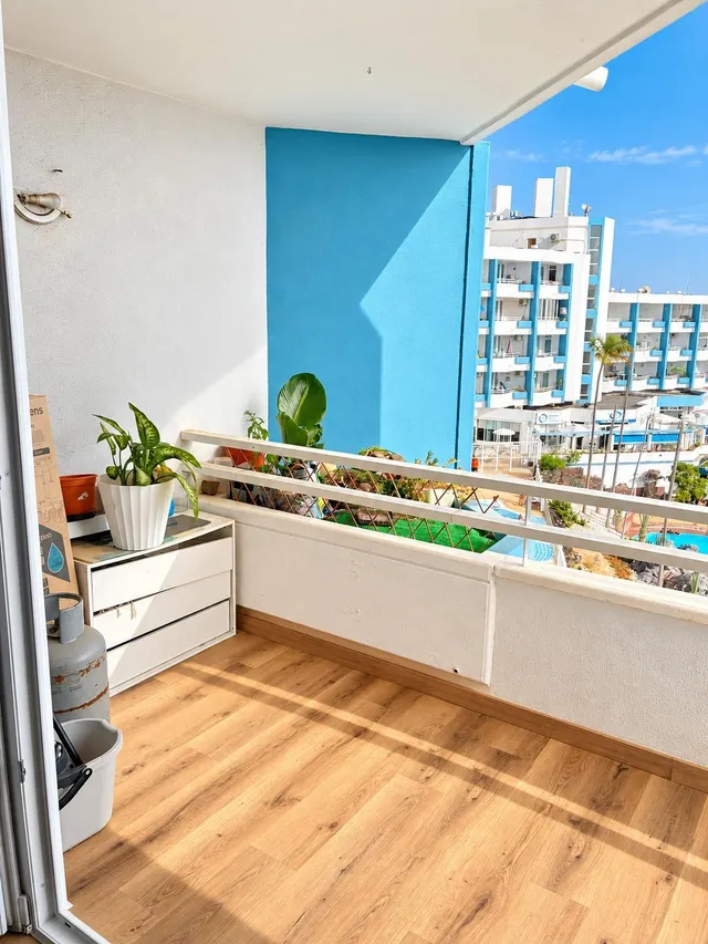 ## Estudio reformado en Amarilla Golf con vistas al mar — 23