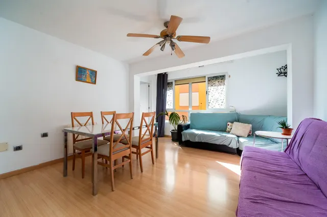 Venta cuarta planta 3 habitaciones sin ascensor Reyes Católicos — 10