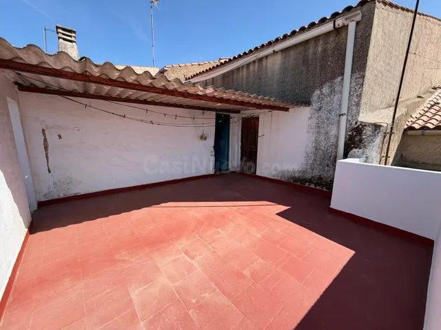 CASA DE PLANTA BAJA CON PATIO DE 150 METROS CON APARTAMENTO  - foto 5