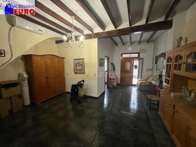 Casa REFORMADA en venta, con impresionante patio en Tavernes - foto 3