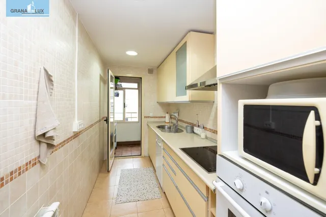 Piso de dos dormitorios en Sanders, en urbanización privada con piscina, pistas de padel, plaza de garaje y trastero — 8