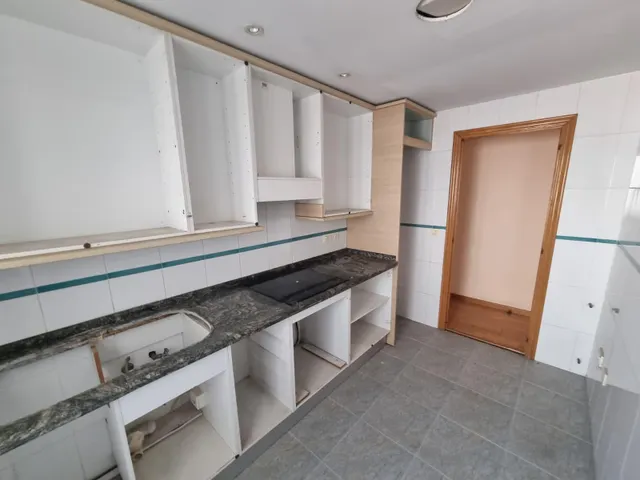 PISO AVDA. AMALIO GIMENO — 11