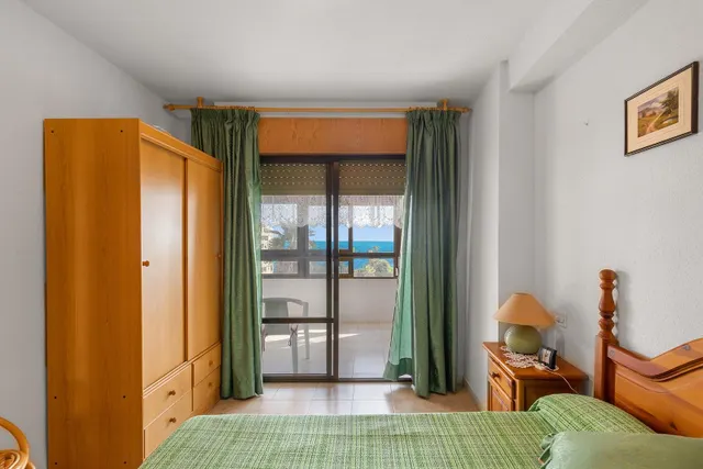 Apartamento de dos dormitorios con vistas la mar — 12