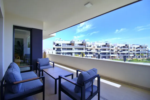 Apartamento con vistas al mar 500 m de la playa — 21