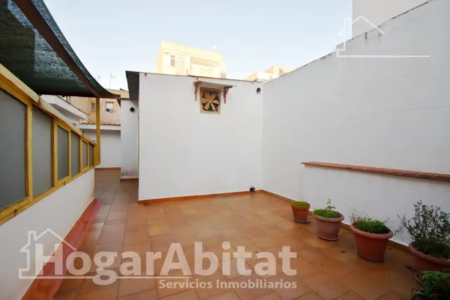 Amplia casa con local comercial, garaje y terraza — 16