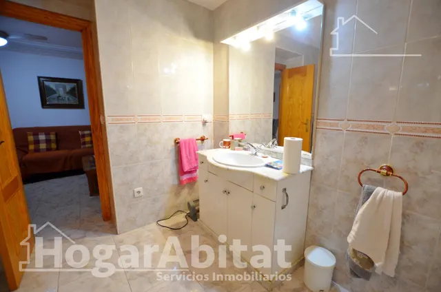Amplia casa semireformada y amueblada — 36