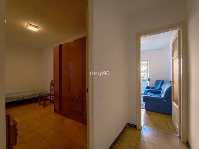 Piso económico con balcón en Plaza del Treball (Lleida) — 23