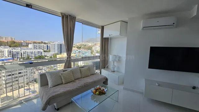 Estudio de Lujo en Primera Línea de Playa en Benalmádena - foto 4