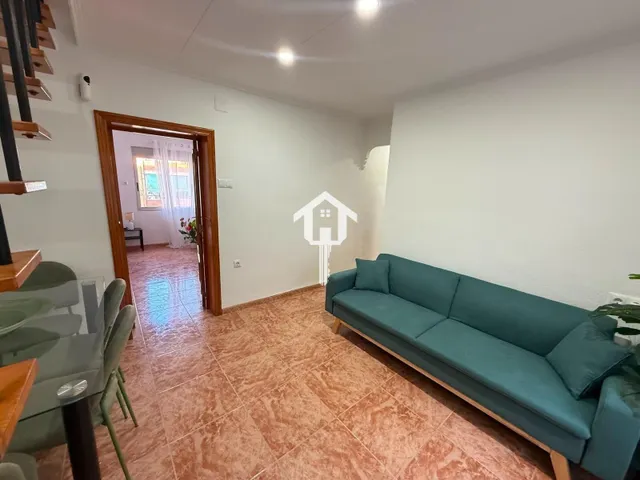 Dúplex reformado de 3 habitaciones con terraza en zona virgen del remedio de Alicante — 10