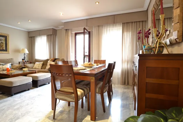 Espectacular piso de 5 habitaciones, garaje, terraza... junt - foto 2
