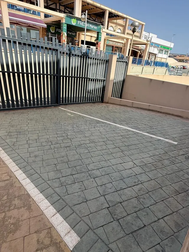 Bungalow en La Zenia, Orihuela Costa con jardin grande - foto 4