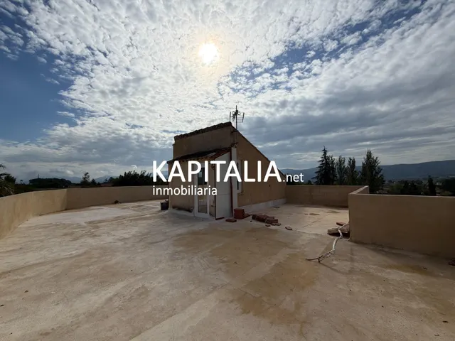 Chalet en venta en Ontinyent, a un paso del casco urbano y con bonitas vistas a la montaña. — 39