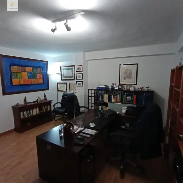 Se VENDE DESPACHO PROFESIONAL en zona CENTRO Cáceres - foto 2