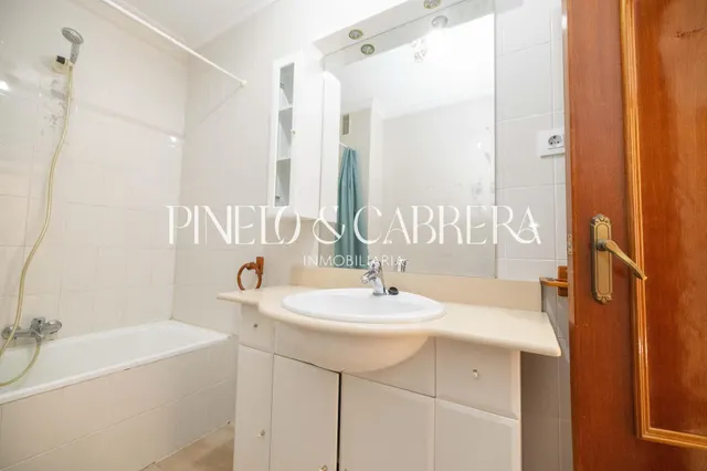 Piso en venta con terraza y ascensor en calle madrid — 42