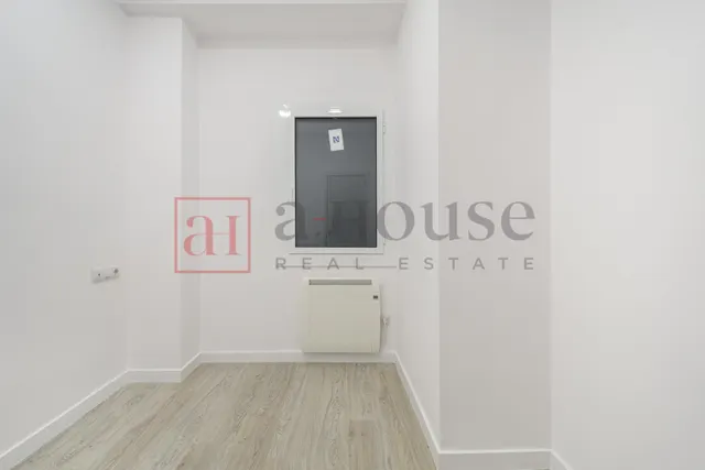 PISO RECIÉN REFORMADO CON GRAN BALCÓN EN L' EIXAMPLE — 25