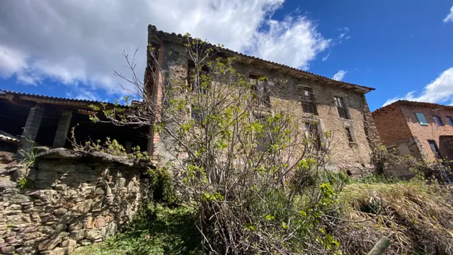 Gran Casa  para rehabilitar en pueblo tranquilo del pirineo — 20