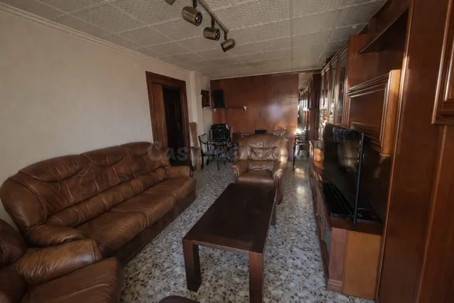 Vivienda + local y amplio garaje en Barrio Peral - foto 4