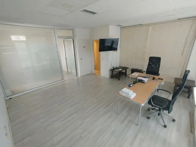 LOCAL COMERCIAL EN ESQUINA – LA MANGA DEL MAR MENOR (KM 7)  Precio: 58.000 €  Superficie: 80 m2 construidos (40 m2 planta calle + 40 m2 sótano) — 2