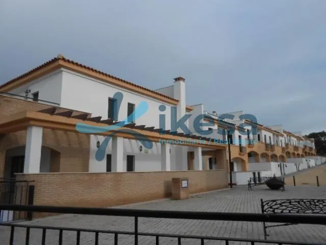 Venta de Adosado en Isla Cristina, Huelva. Activo Sin Posesión / Alquilado, No se Puede Visitar.