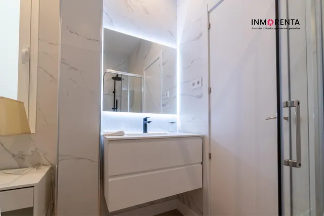 LUJOSA VIVIENDA EN CALLE AYALA — 15