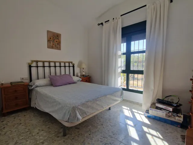 Finca rústica con dos viviendas, piscina y 56.000 m2 de tierras de regadío a 10 minutos de Jerez — 12