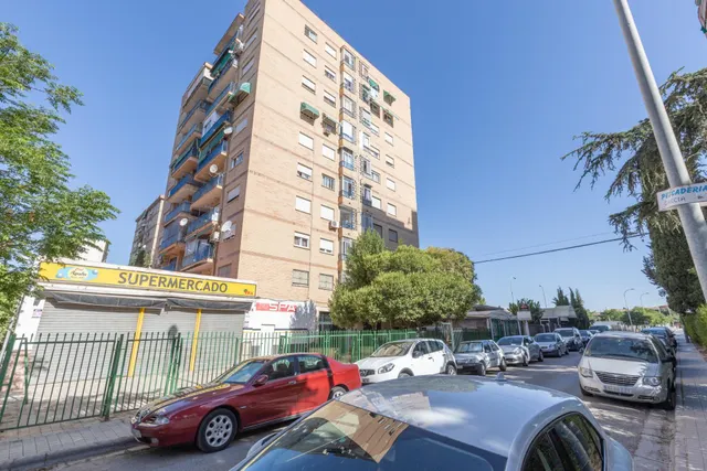 Piso reformado con terraza y vistas a sierra nevada — 40