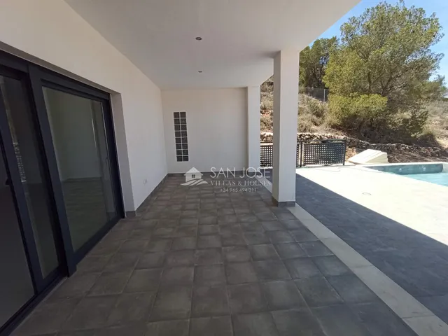 Se vende Villa con piscina en Cañada de la Leña — 34