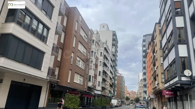 PISO EN EL CENTRO AMUEBLADO CON GARAJE