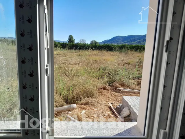 CHALET SEMINUEVO Y REFORMADO CON GARAJE Y TERRAZA — 11