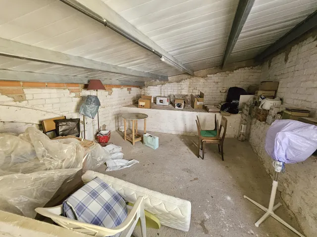 Se vende casa en casco antiguo de Oropesa, detrás del ayuntamiento. Casa con fachada a 3 calles — 38