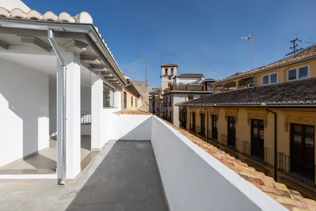 VENTA DE EDIFICIO SINGULAR EN RENTABILIDAD, ESQUINA SAN MATI