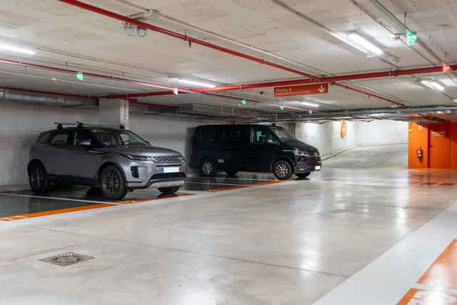 Parking 12m² en alquiler - Eixample — 24