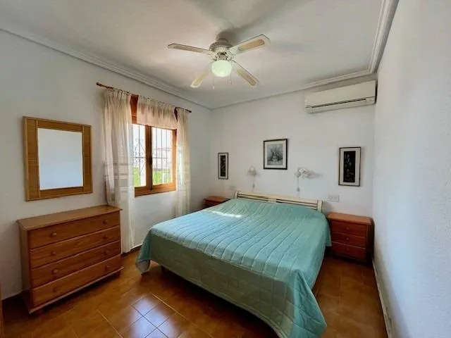 Villa independiente orientada al sur con piscina privada en un terreno de 502 m2 – Ciudad Quesada — 7