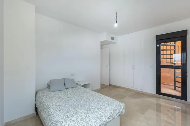 PRECIOSO CHALET EN LOMA VERDE — 23