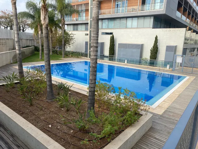 Luminoso ático en urbanización con garaje incluido — 24