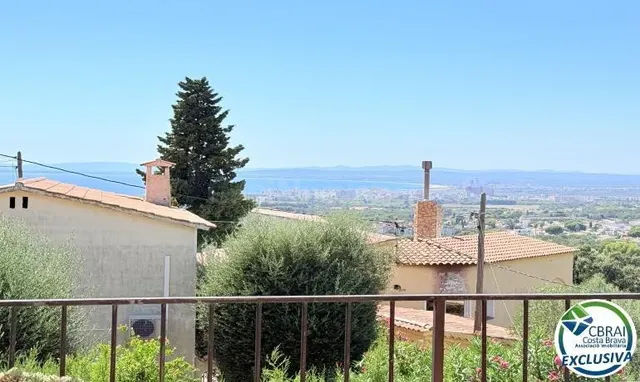 Pequeña casa con vistas al mar y terraza en Mas Fumats, Rose - foto 2