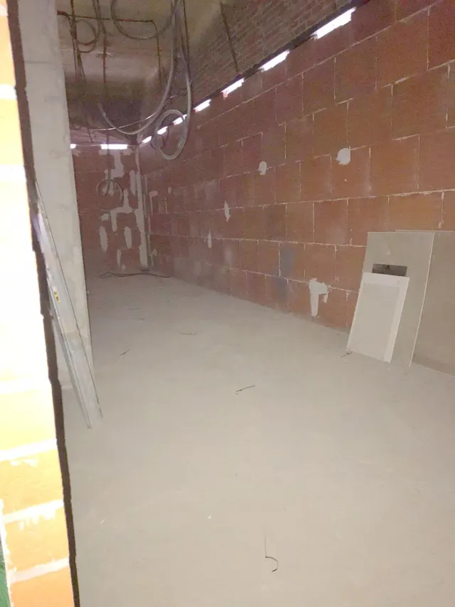 AMPLIO LOCAL PARA CUALQUIER ACTIVIDAD AL LADO DEL METRO DE ARGANDA — 11