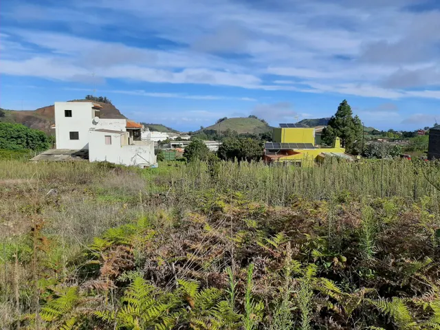 SOLAR URBANO CON FINCA RUSTICA — 23
