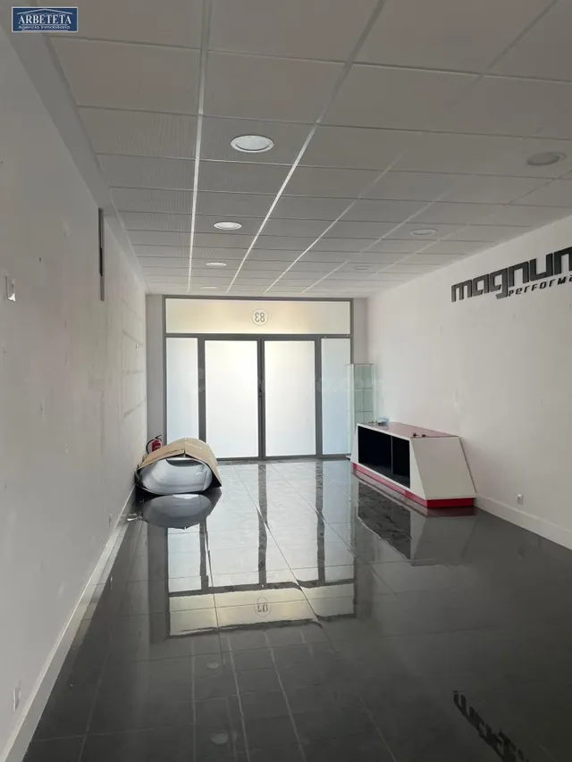 INMOBILIARIA ARBETETA ALQUILA LOCAL COMERCIAL EN PLENO CENTR - foto 3