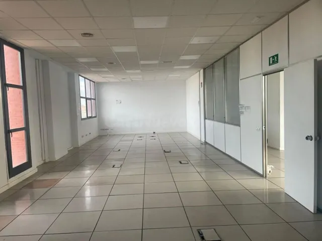 Oficina 357m² en alquiler - Avenida de las Ciencias - foto 4