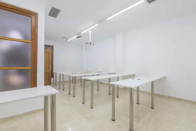 ¡¡¡¡¡OPORTUNIDAD UNICA!!!! ENTRESUELO COMERCIAL EN ALQUILER — 12