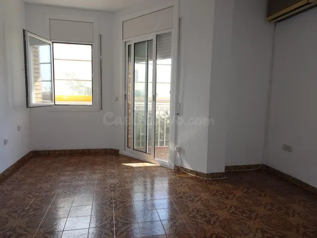 Piso de 3 habitaciones con 2 balcones e inquilino solvente e